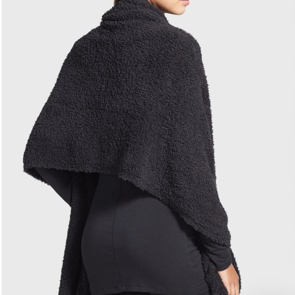 💕BAREFOOT DREAMS💕 Cozychic Lite Travel Shawl ~ Charcoal One Size NWT - Picture 2 of 8